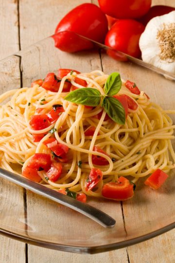 spaghetti with garlic and oil